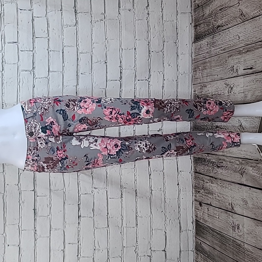 Hot Kiss Vintage Cotton Blend Skinny Lily Floral Low Rise Jean Gray/Pink Multi